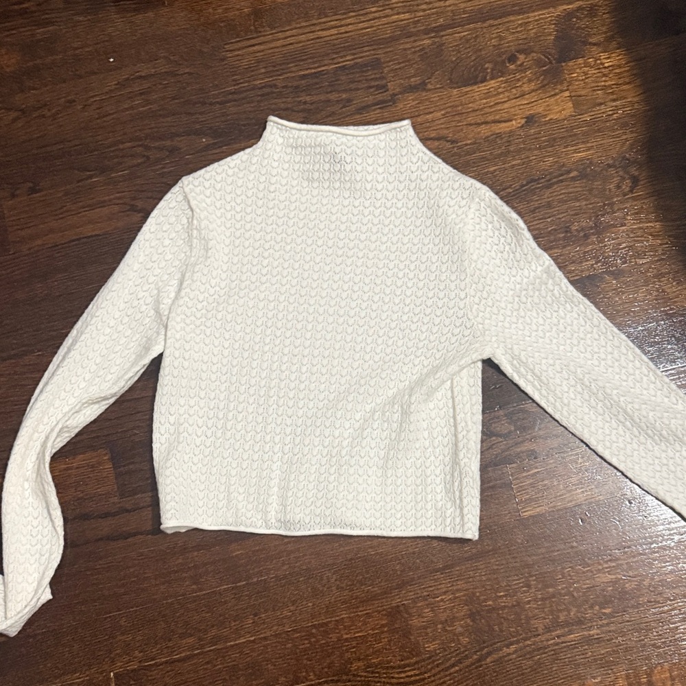 Wild Fable White Textured Sweater never worn in perfect condition